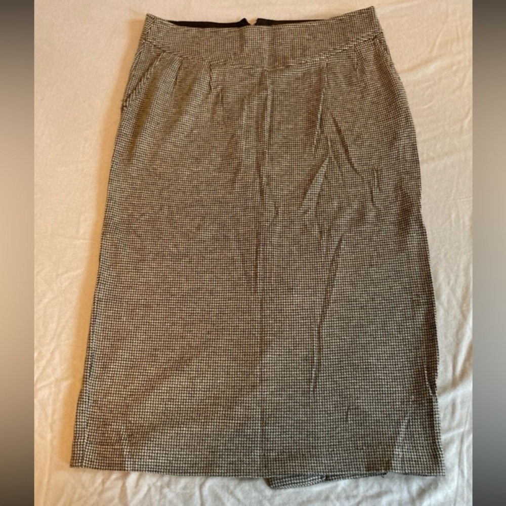 Houndstooth pencil skirt